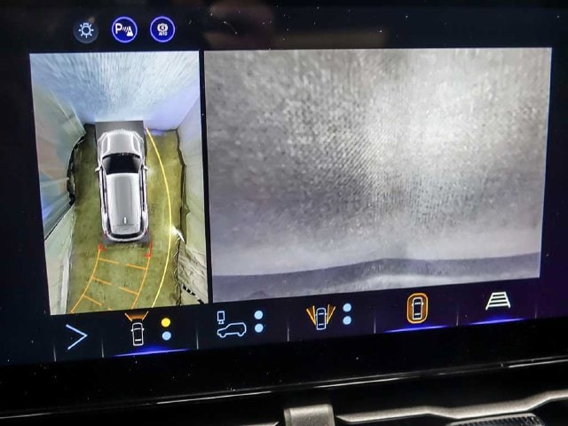 2027 Chevrolet Equinox LT - Photo 20