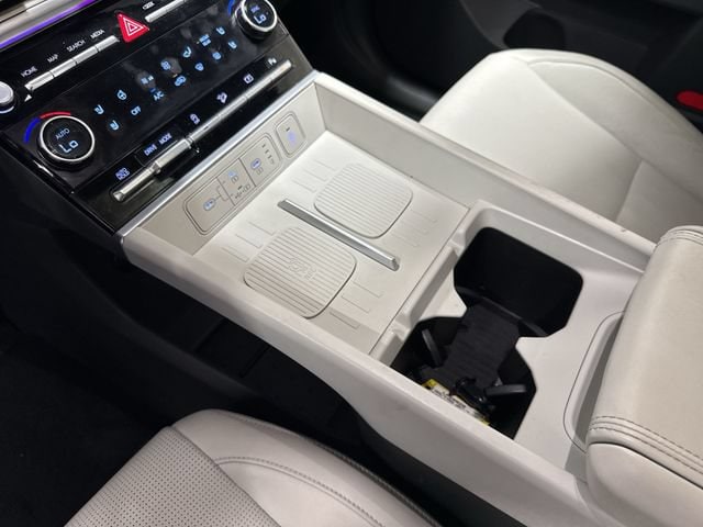2025 Hyundai Santa Fe Limited - Photo 22