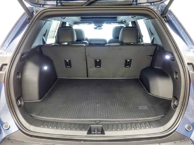 2027 Chevrolet Equinox LT - Photo 8