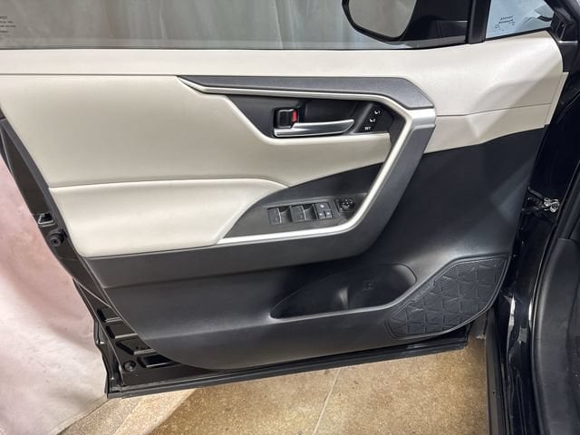 2025 Toyota RAV4 XLE Premium - Photo 21