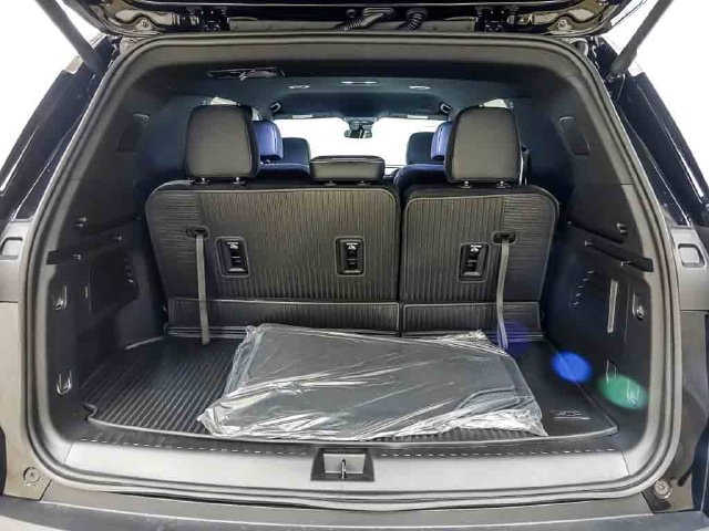 2027 Chevrolet Traverse LT - Photo 20