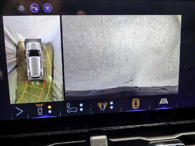 2027 Chevrolet Equinox LT - Photo 21
