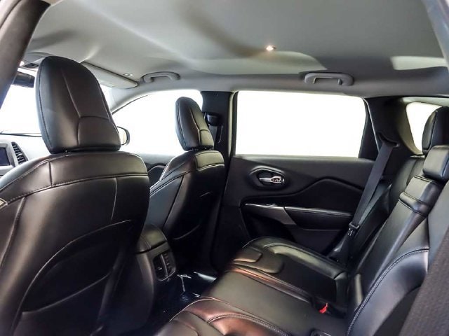 2019 Jeep Cherokee Latitude Plus - Photo 11