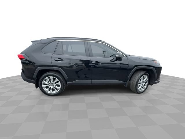 2025 Toyota RAV4 XLE Premium - Photo 9