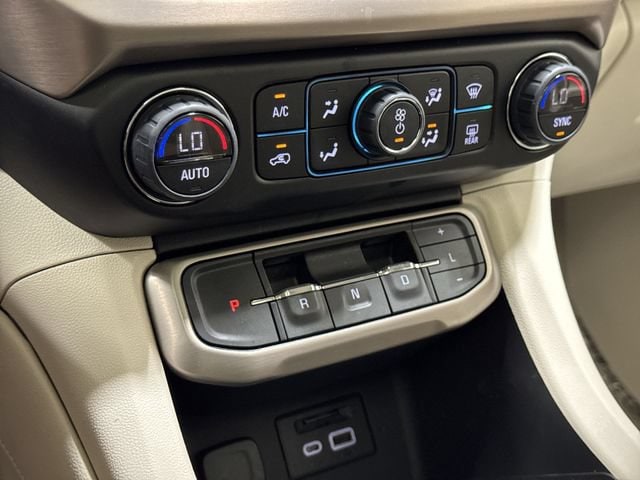 2023 GMC Acadia Denali - Photo 24