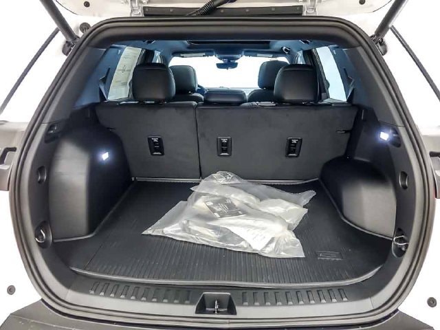 2027 Chevrolet Equinox LT - Photo 8