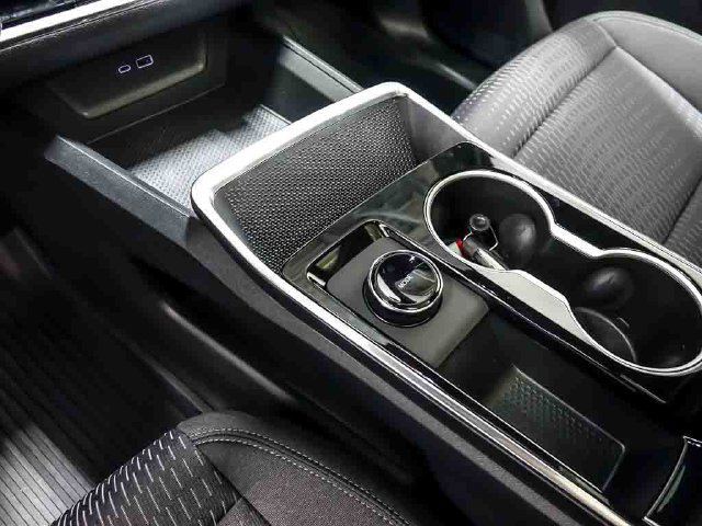 2027 Chevrolet Equinox LT - Photo 22