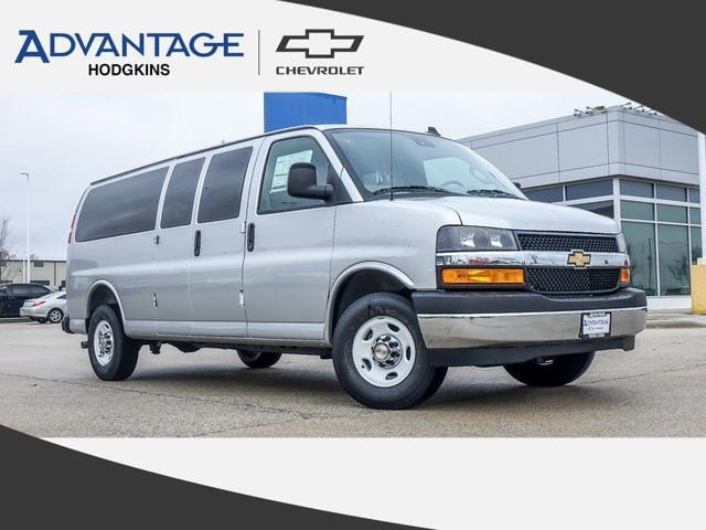 2025 Chevrolet Express Passenger LT