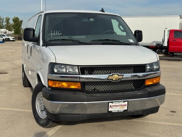 2025 Chevrolet Express Cargo Work Van - Photo 5