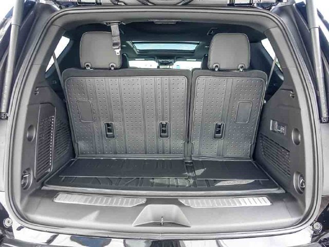2027 Chevrolet Tahoe Premier - Photo 8