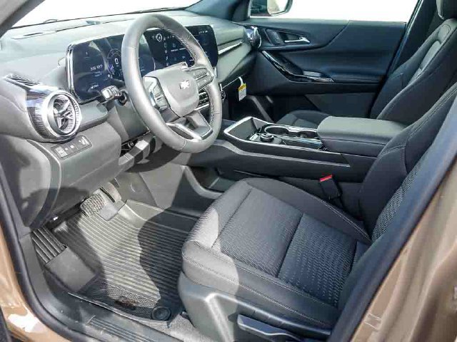 2027 Chevrolet Equinox LT - Photo 11