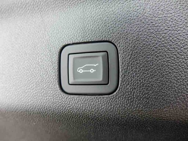 2027 Chevrolet Tahoe Premier - Photo 10