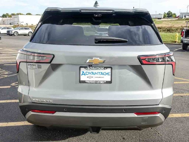 2027 Chevrolet Equinox LT - Photo 7
