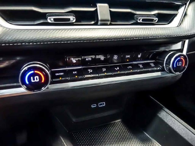 2025 Chevrolet Equinox LT - Photo 25