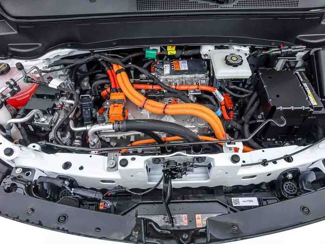 2027 Chevrolet Bolt RS - Photo 9