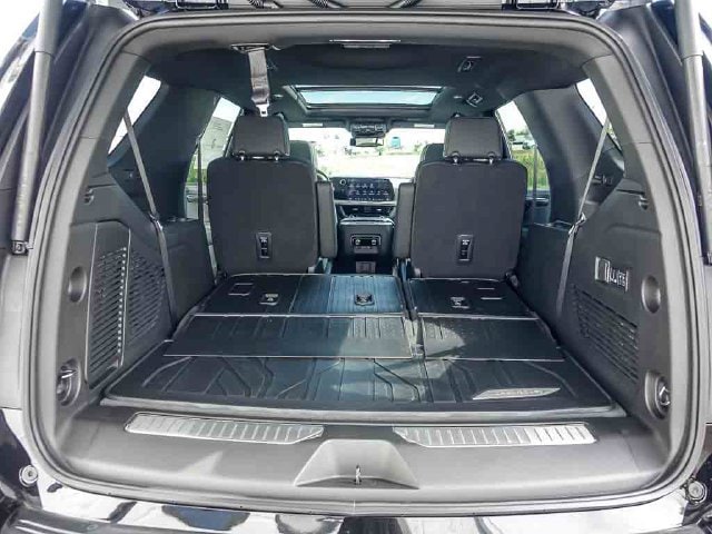 2027 Chevrolet Tahoe Premier - Photo 9