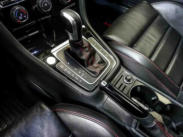 2020 Volkswagen Golf GTI SE - Photo 23