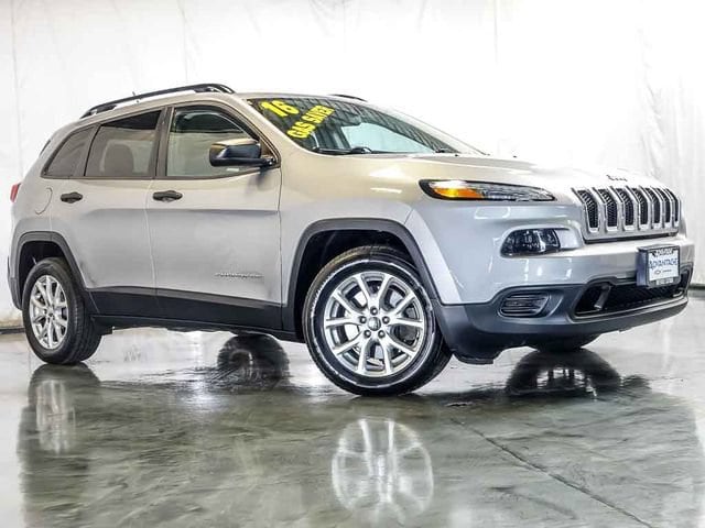 Used 2016 Jeep Cherokee Sport with VIN 1C4PJLASXGW370909 for sale in Bolingbrook, IL