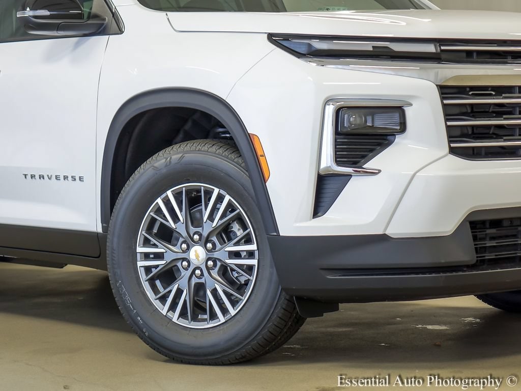 Used 2026 Chevrolet Traverse LT SUV