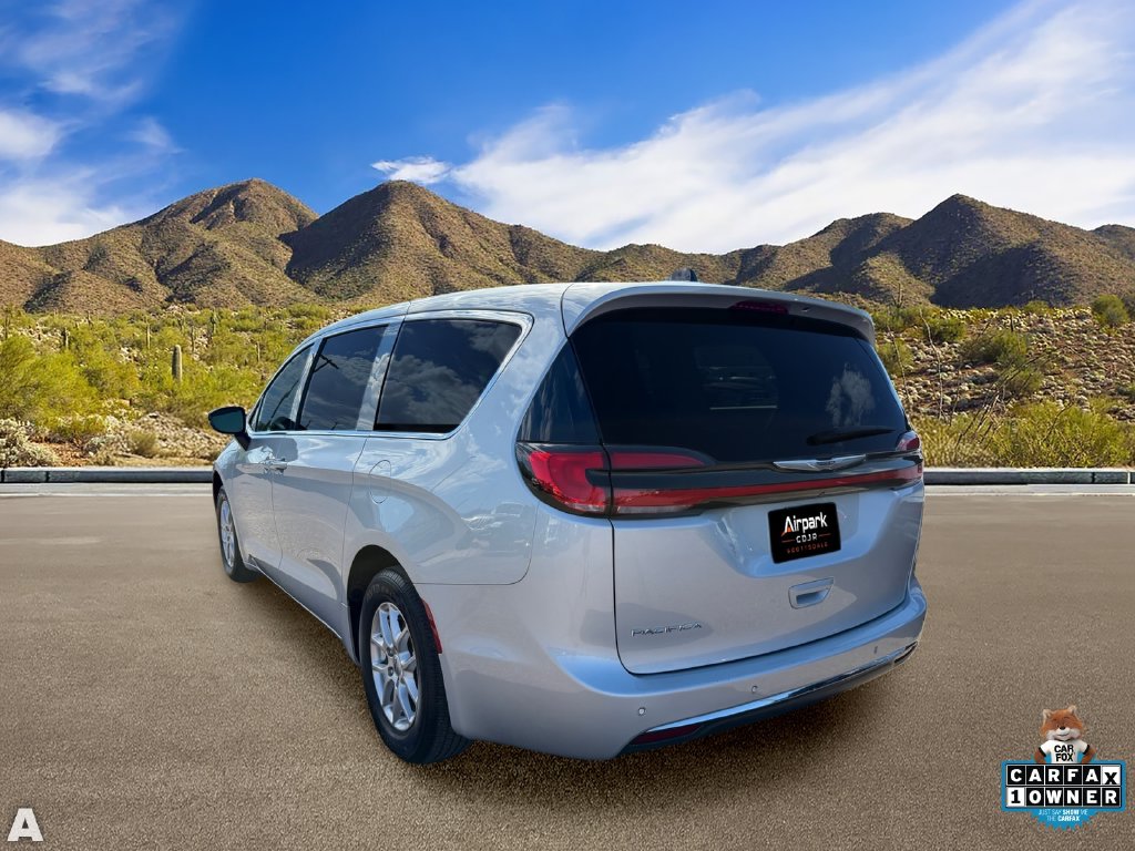 Used 2024 Chrysler Pacifica Touring L Minivan/Van