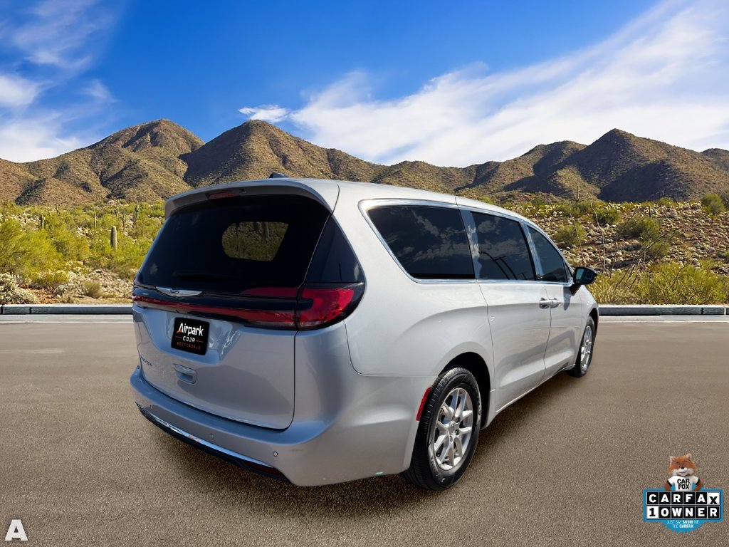 Used 2024 Chrysler Pacifica Touring L Minivan/Van