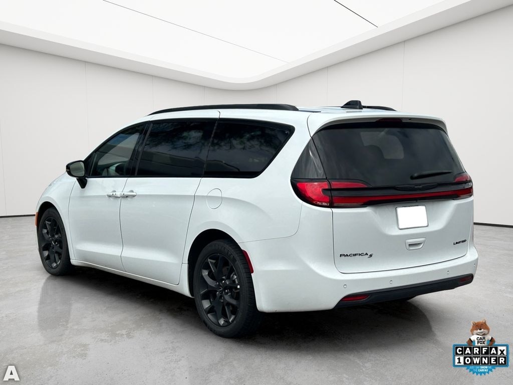Used 2025 Chrysler Pacifica Limited Minivan/Van