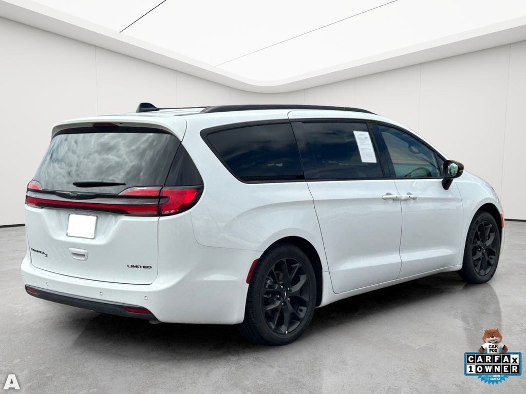 Used 2025 Chrysler Pacifica Limited Minivan/Van