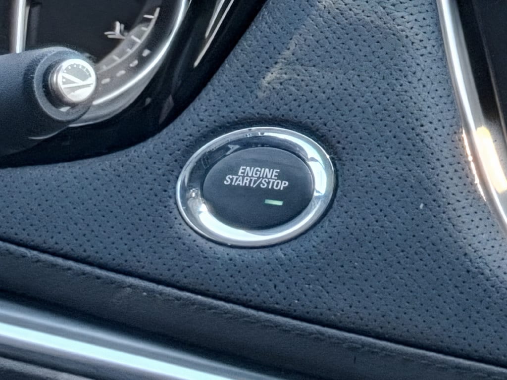2025 Cadillac XT5 Luxury - Photo 11