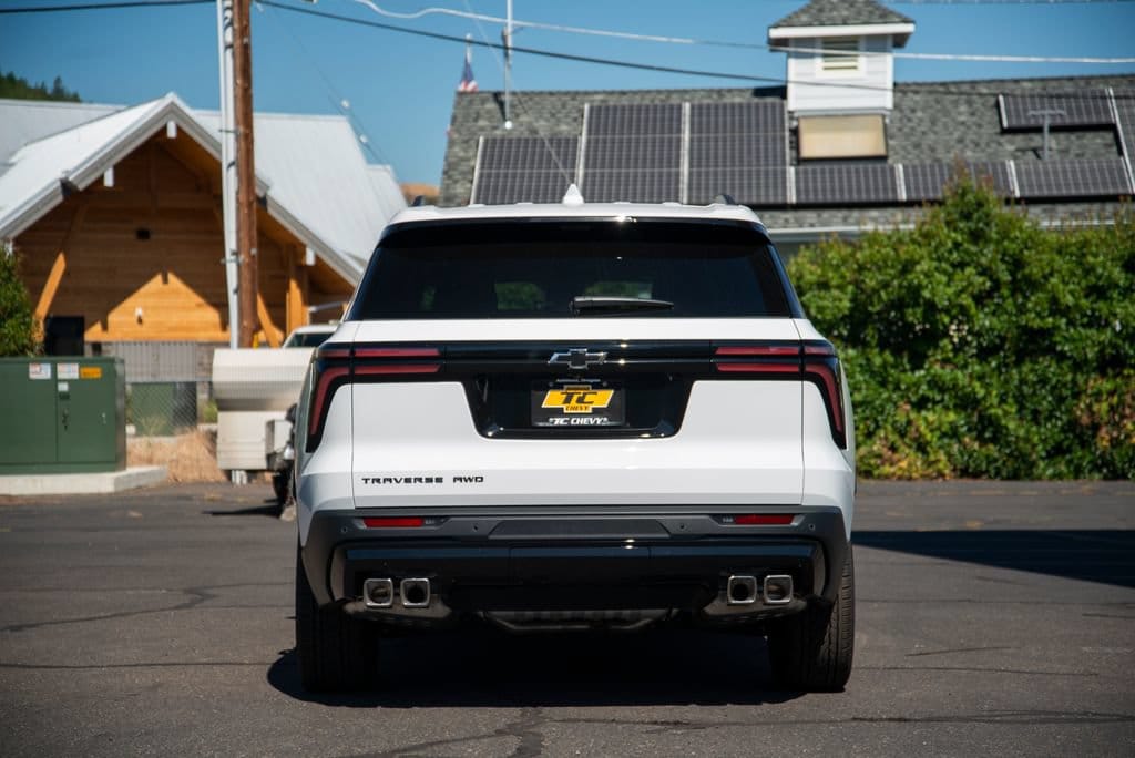 New 2026 Chevrolet Traverse LT SUV