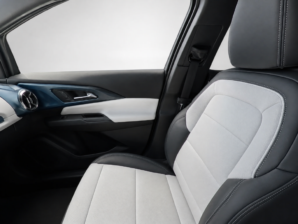 2026 Chevrolet Equinox EV 2LT - Photo 14