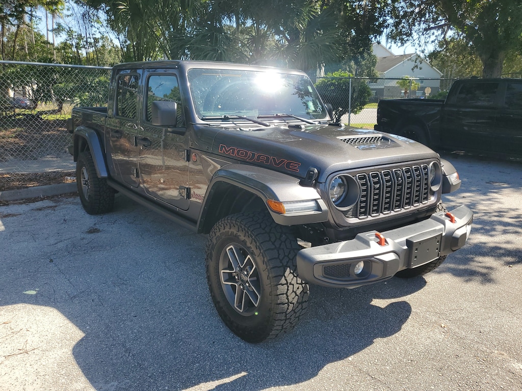 Used 2025 Jeep Gladiator Mojave Truck Crew Cab