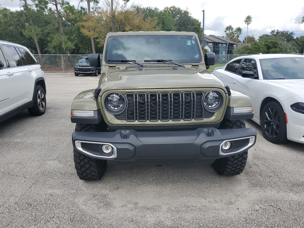 Used 2025 Jeep Gladiator Sport Truck Crew Cab