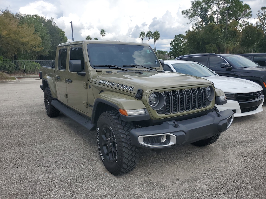 Used 2025 Jeep Gladiator Sport Truck Crew Cab