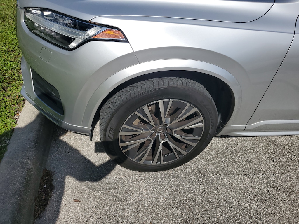 Used 2020 Volvo XC90 T6 Momentum 6 Passenger SUV