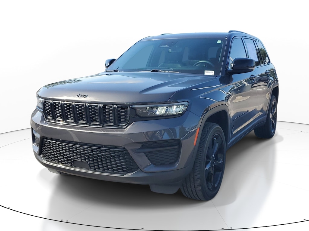 Used 2023 Jeep Grand Cherokee Laredo SUV