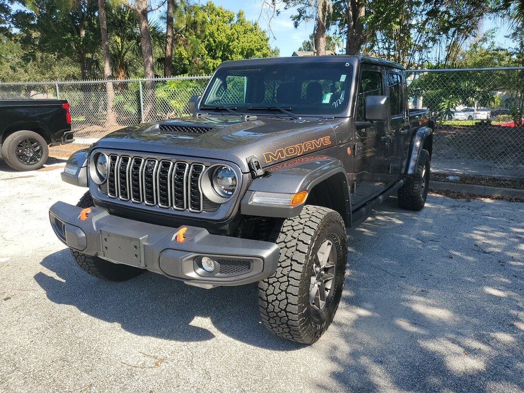 Used 2025 Jeep Gladiator Mojave Truck Crew Cab