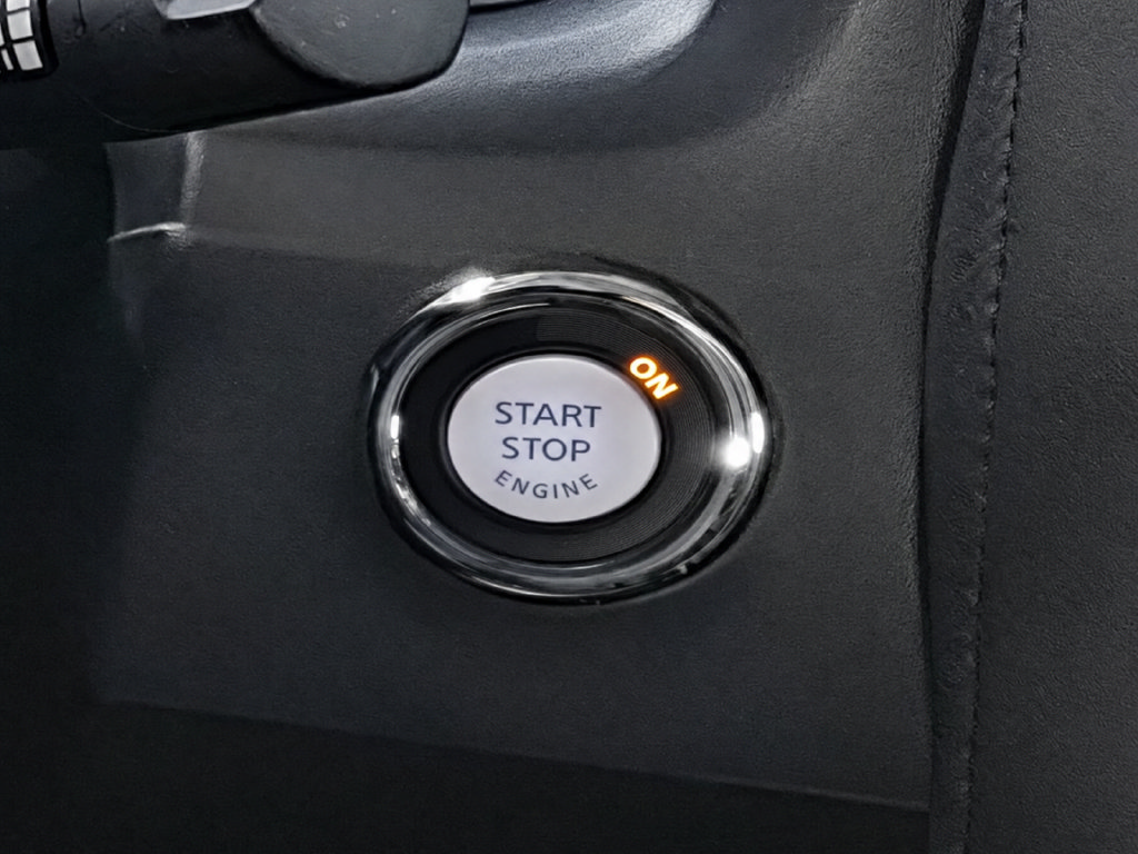 2022 Nissan Armada SV - Photo 14