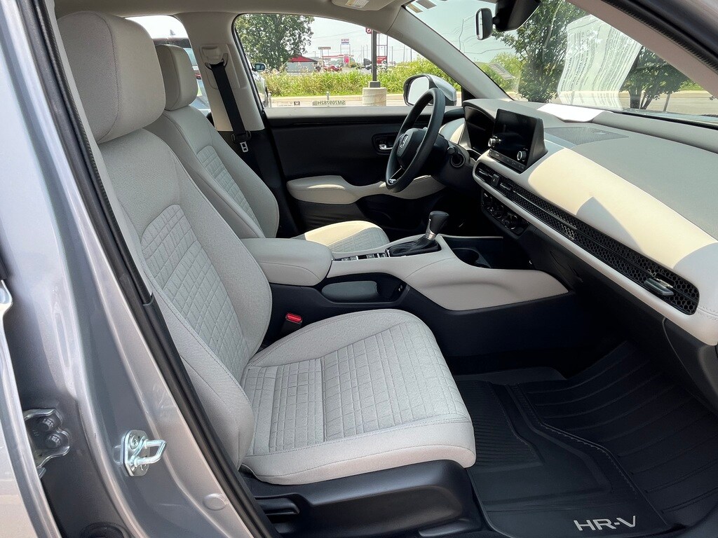 2025 Honda HR-V LX - Photo 15