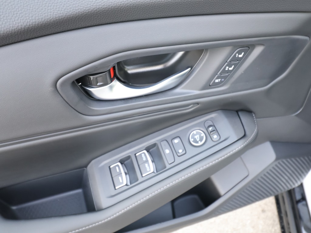 2025 Honda Accord Hybrid Sport-L - Photo 12