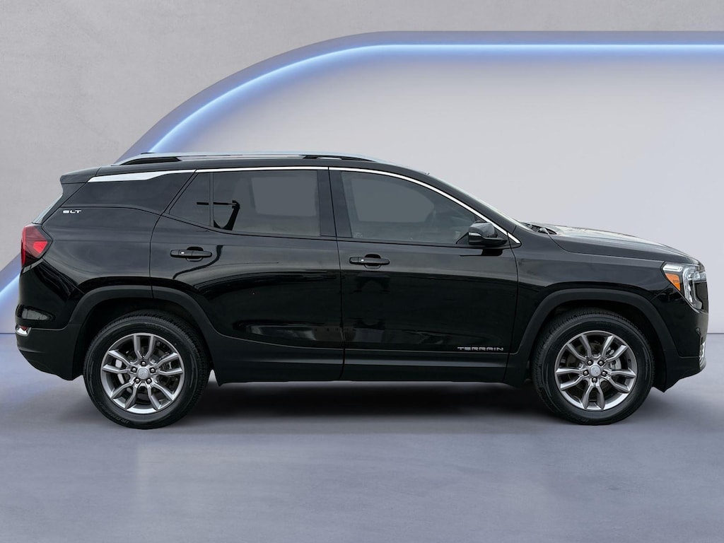 Used 2024 GMC Terrain SLT SUV