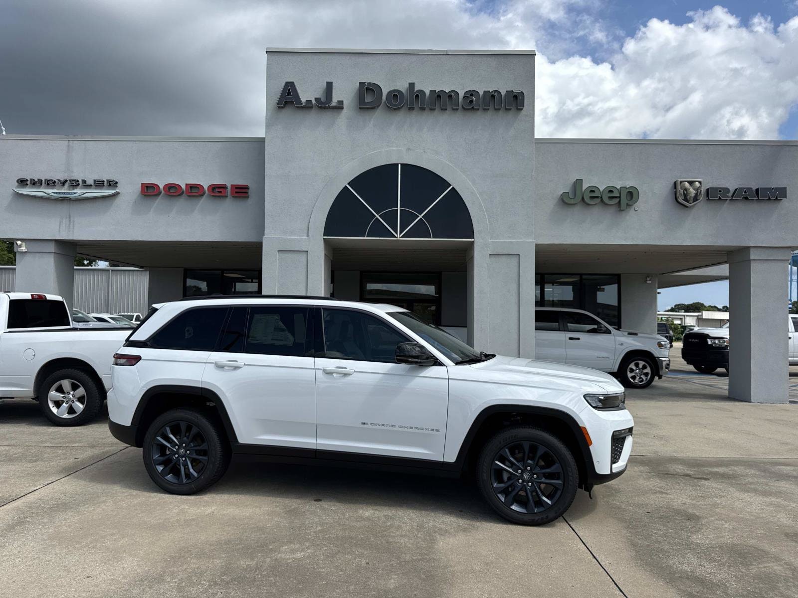 2026 Jeep Grand Cherokee Sport Utility 