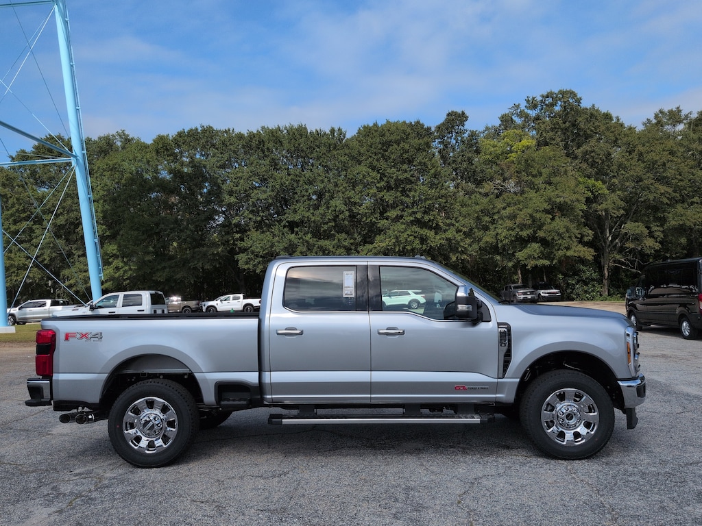 New 2027 Ford Super Duty F-250 SRW LARIAT TRUCK