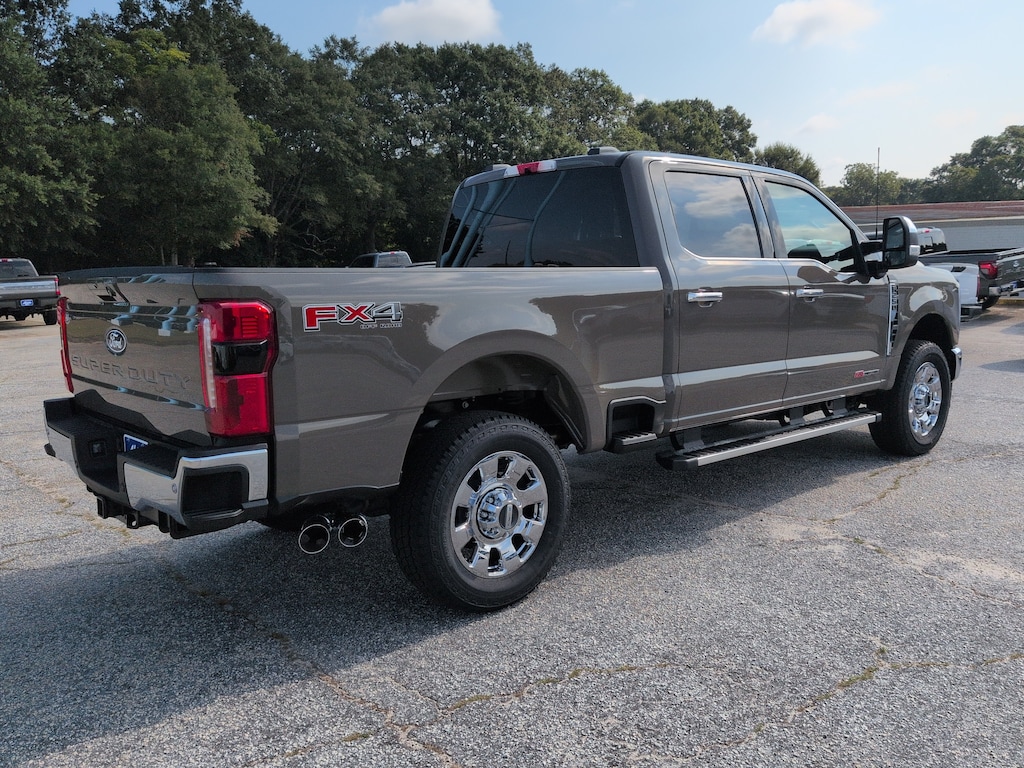 New 2027 Ford Super Duty F-250 SRW LARIAT TRUCK