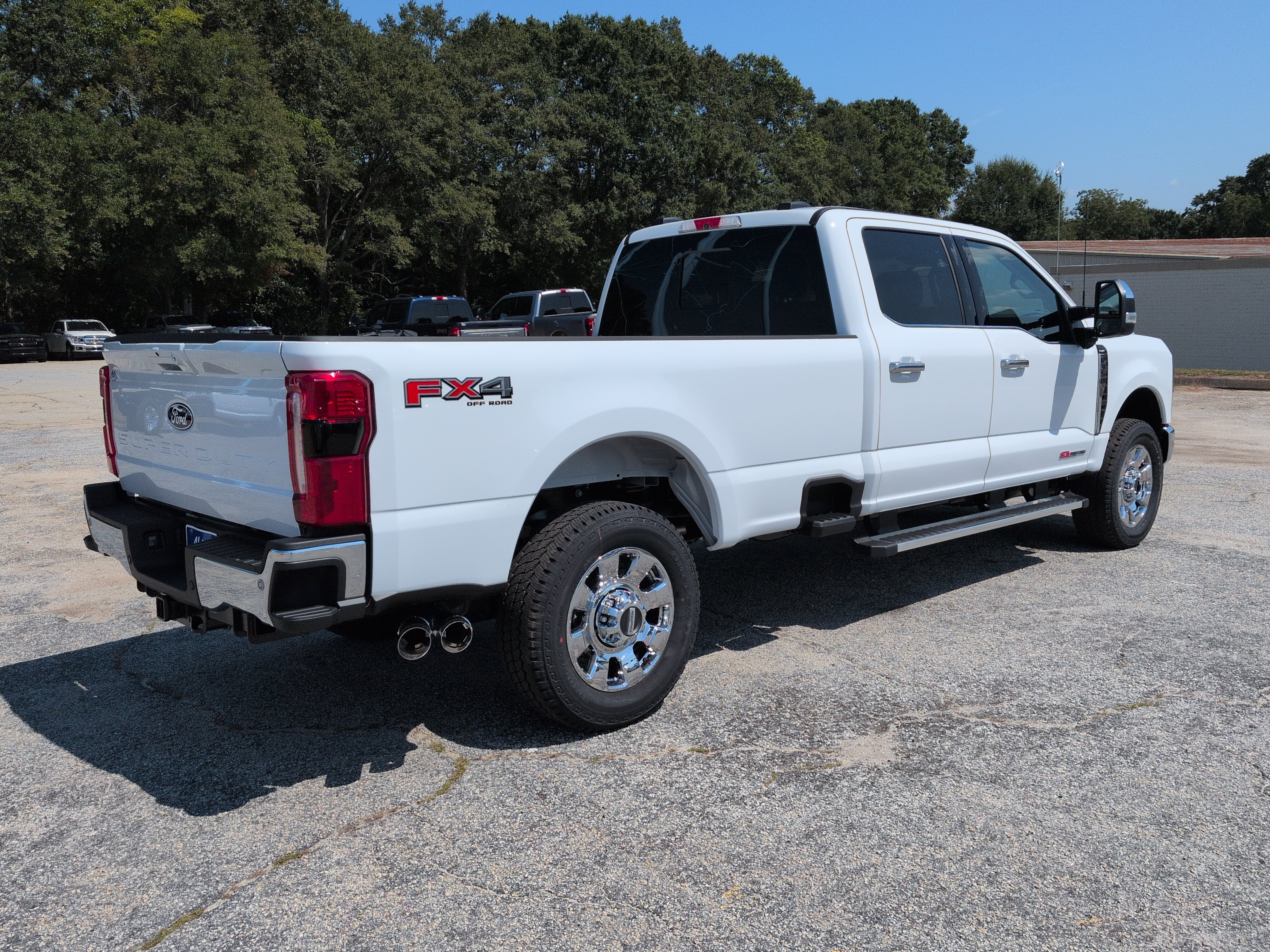 New 2027 Ford Super Duty F-350 SRW LARIAT TRUCK