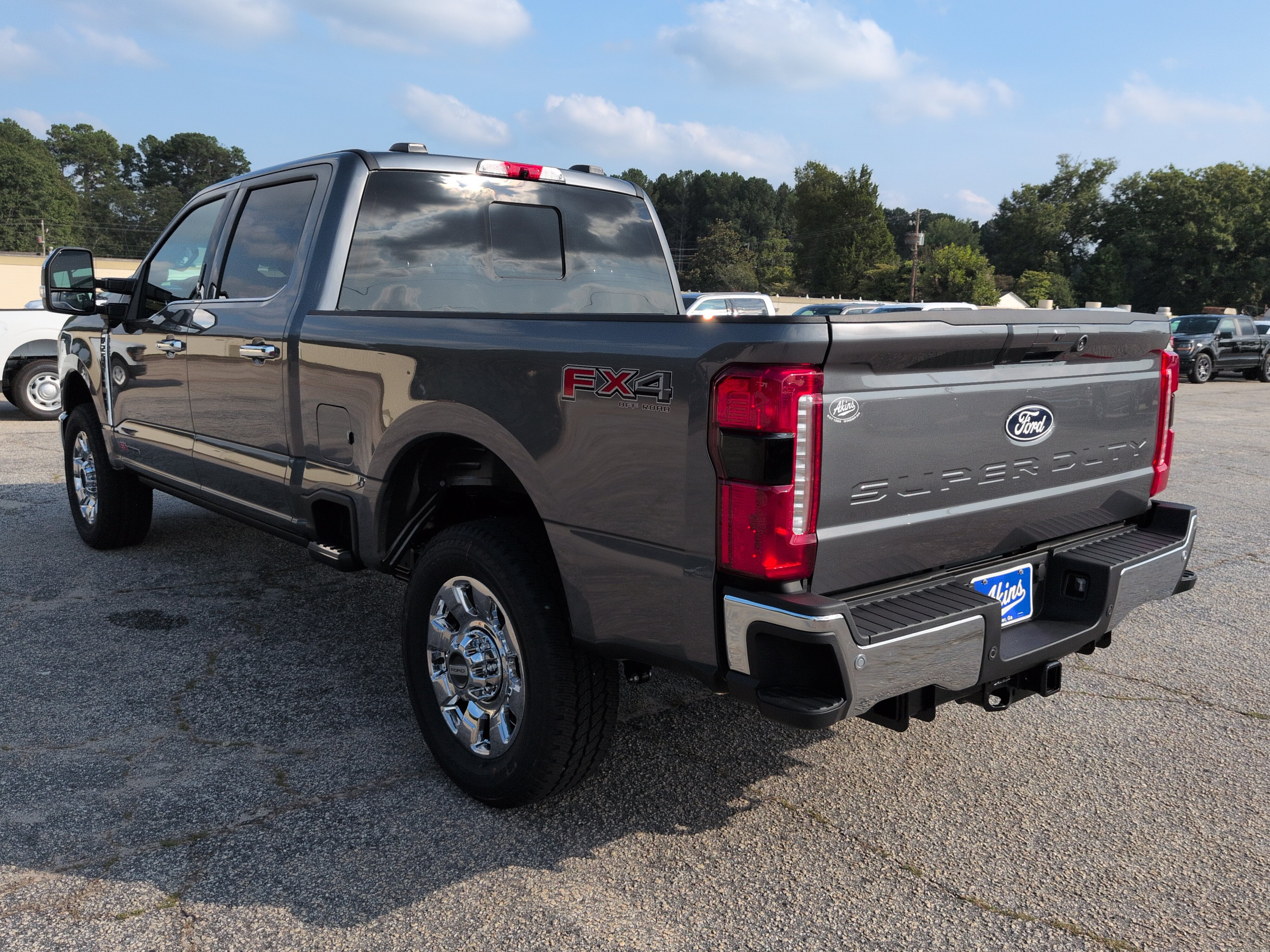 New 2027 Ford Super Duty F-250 SRW LARIAT TRUCK
