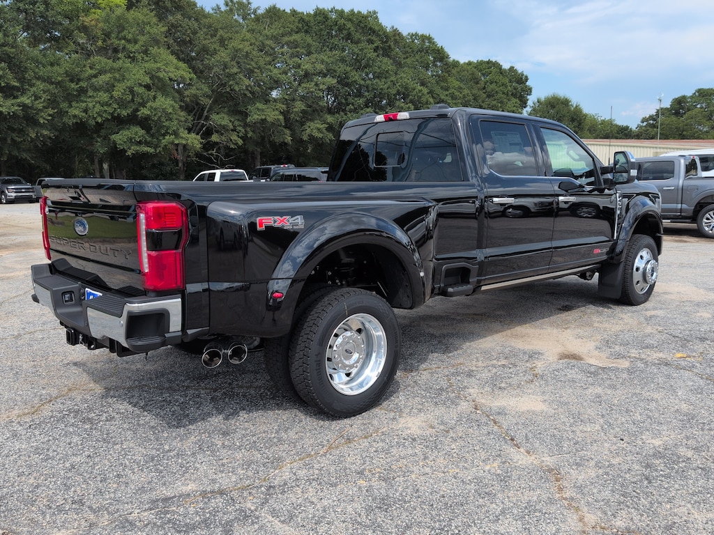 New 2026 Ford Super Duty F-450 DRW Lariat TRUCK