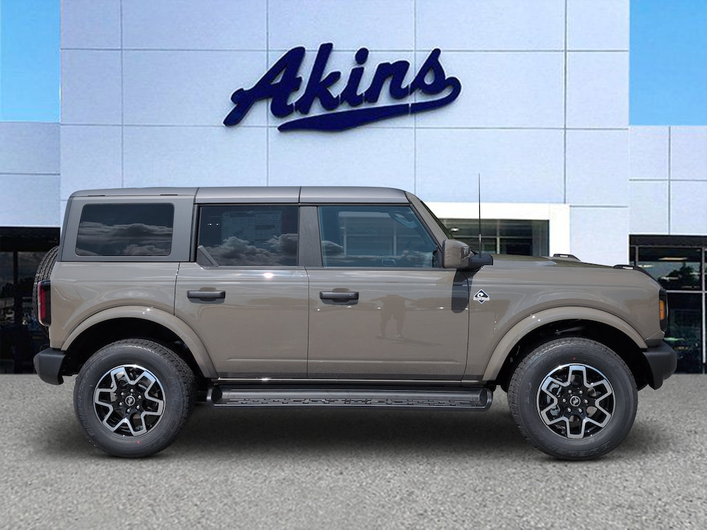New 2026 Ford Bronco Outer Banks SUV