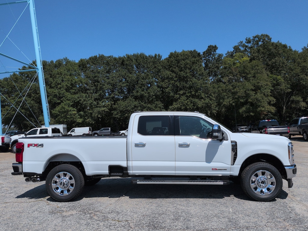 New 2027 Ford Super Duty F-350 SRW LARIAT TRUCK