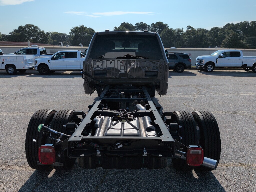 New 2027 Ford Super Duty F-450 DRW XLT TRUCK