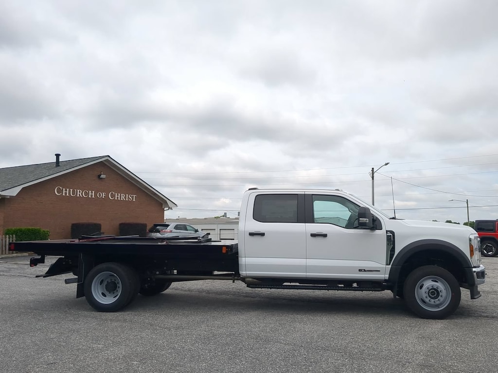 New 2026 Ford Super Duty F-450 DRW Flatbed TRUCK